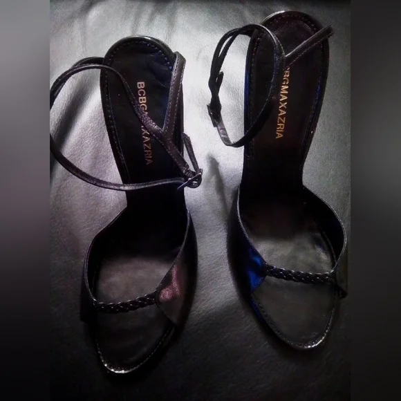 Black heels new - Picture 4 of 5